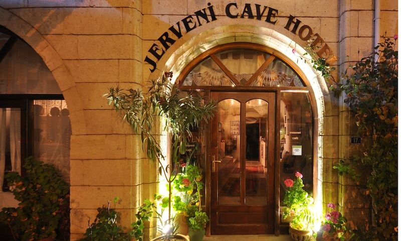 Jerveni Cave Hotel