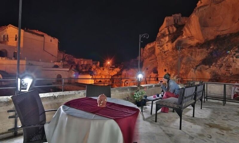 Jerveni Cave Hotel