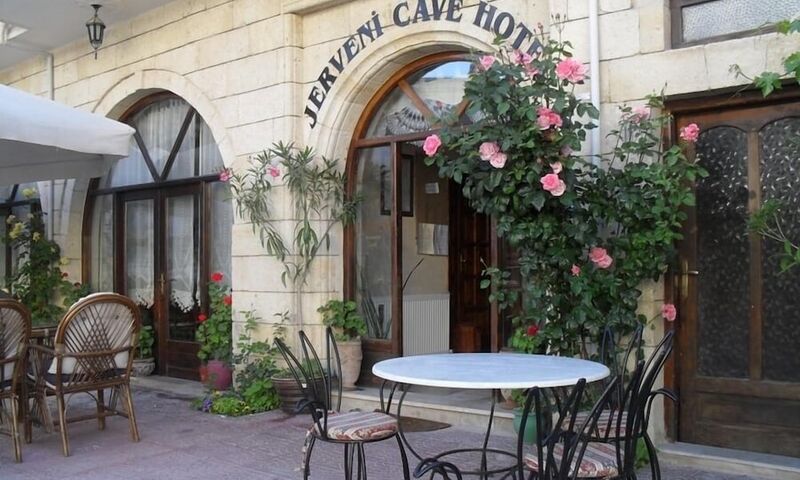 Jerveni Cave Hotel