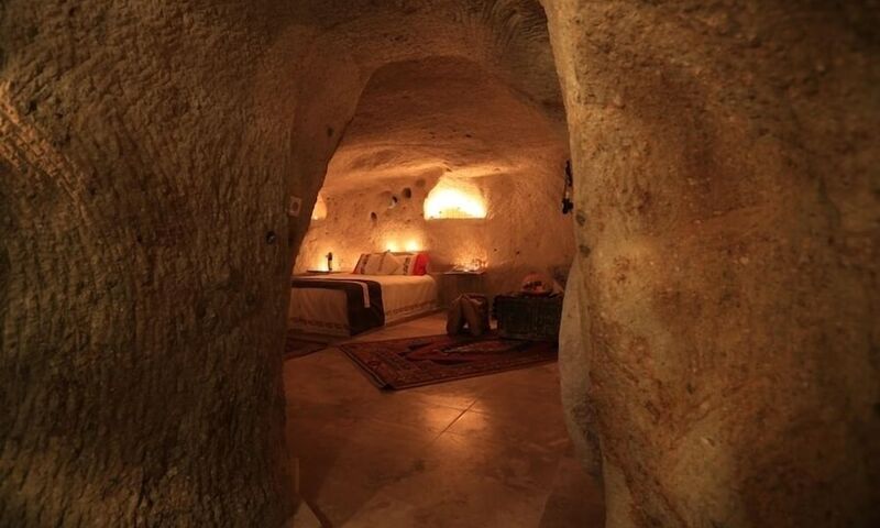 Jerveni Cave Hotel