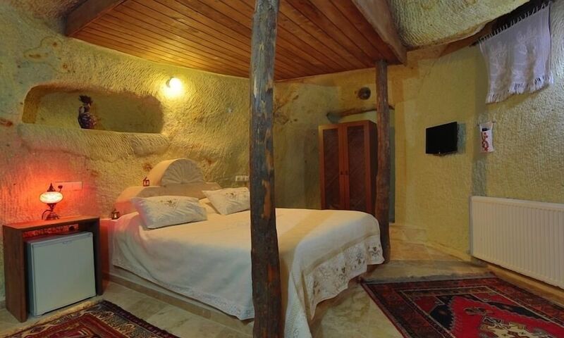 Jerveni Cave Hotel