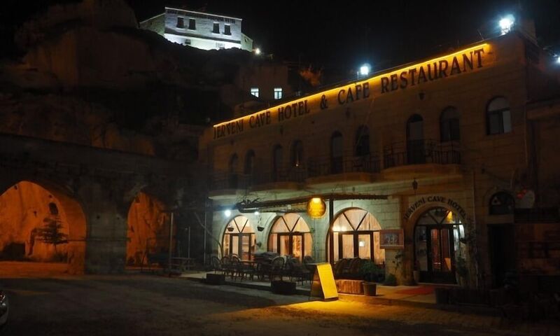 Jerveni Cave Hotel