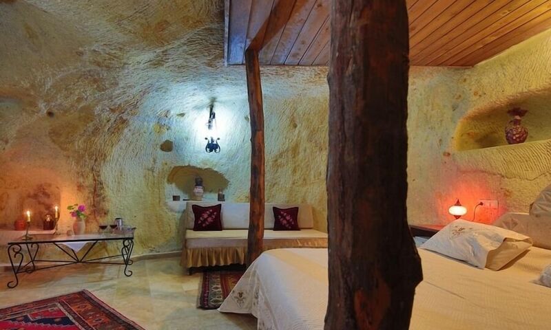 Jerveni Cave Hotel