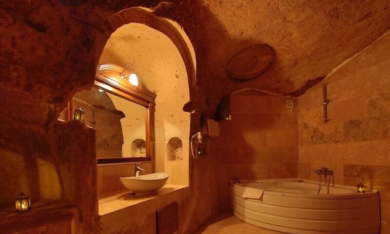 Jerveni Cave Hotel