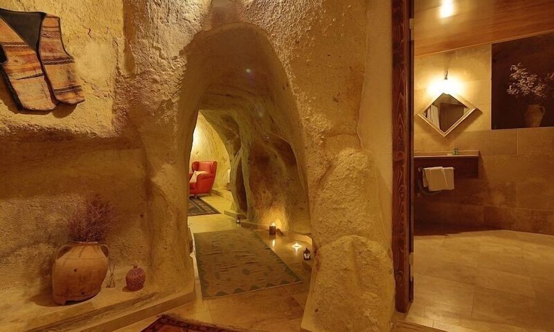 Jerveni Cave Hotel