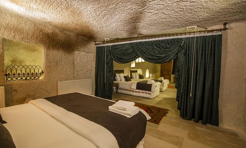 Saddle Cave Hotel