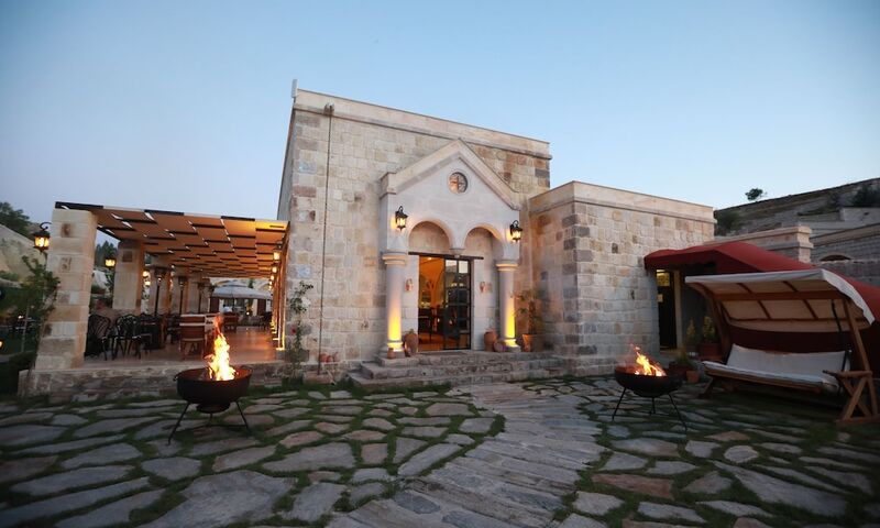 Seraphim Cave Hotel