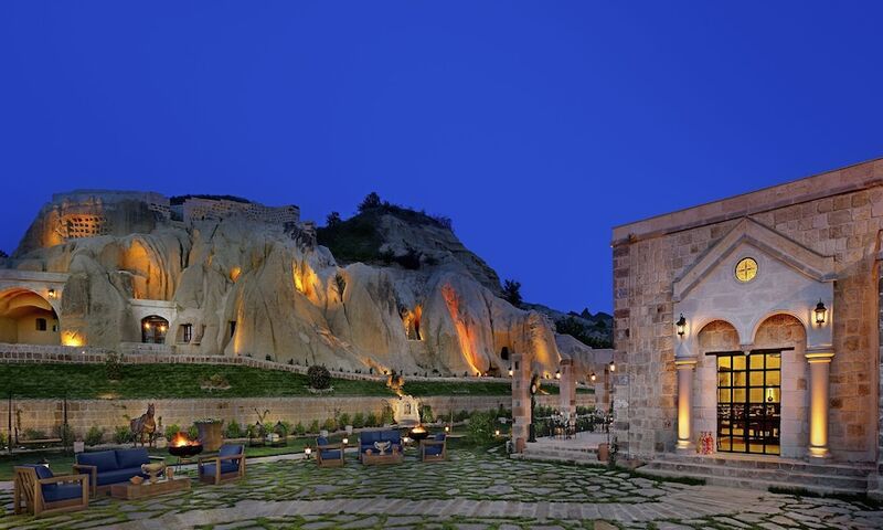 Seraphim Cave Hotel