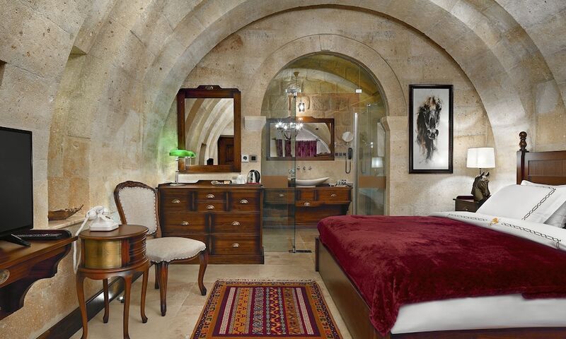 Seraphim Cave Hotel