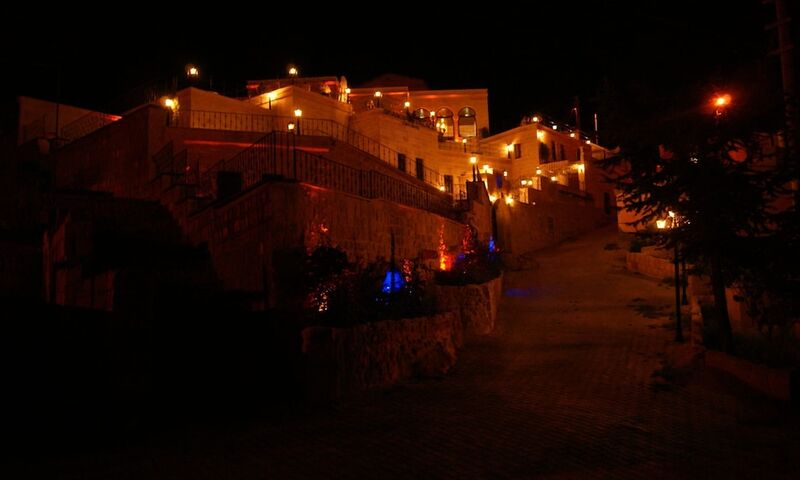 Sinasos Palace Cave Hotel