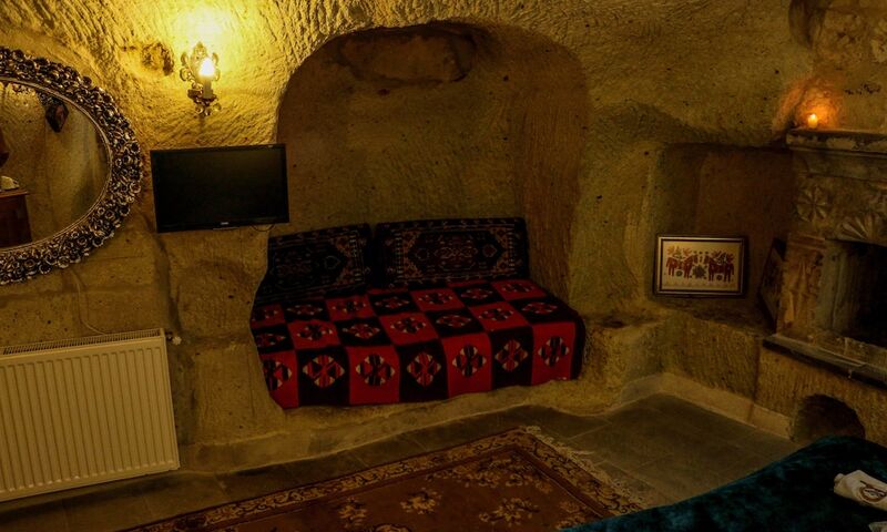 Cave Art Hotel