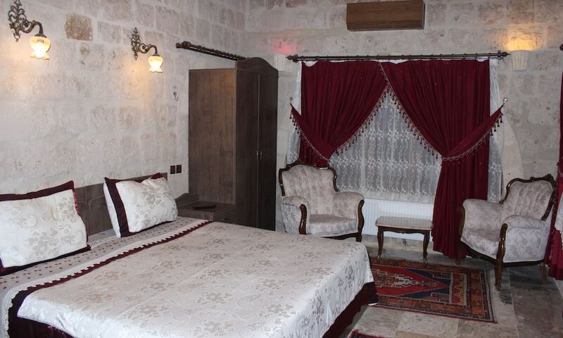 Dilek Tepesi Cave Hotel